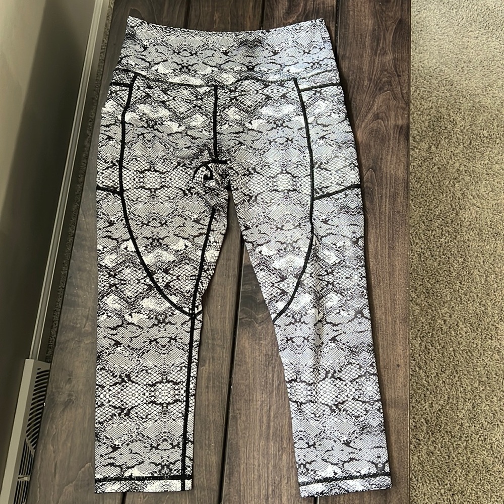 2/15& deal  zyia leggings cropped 6/8